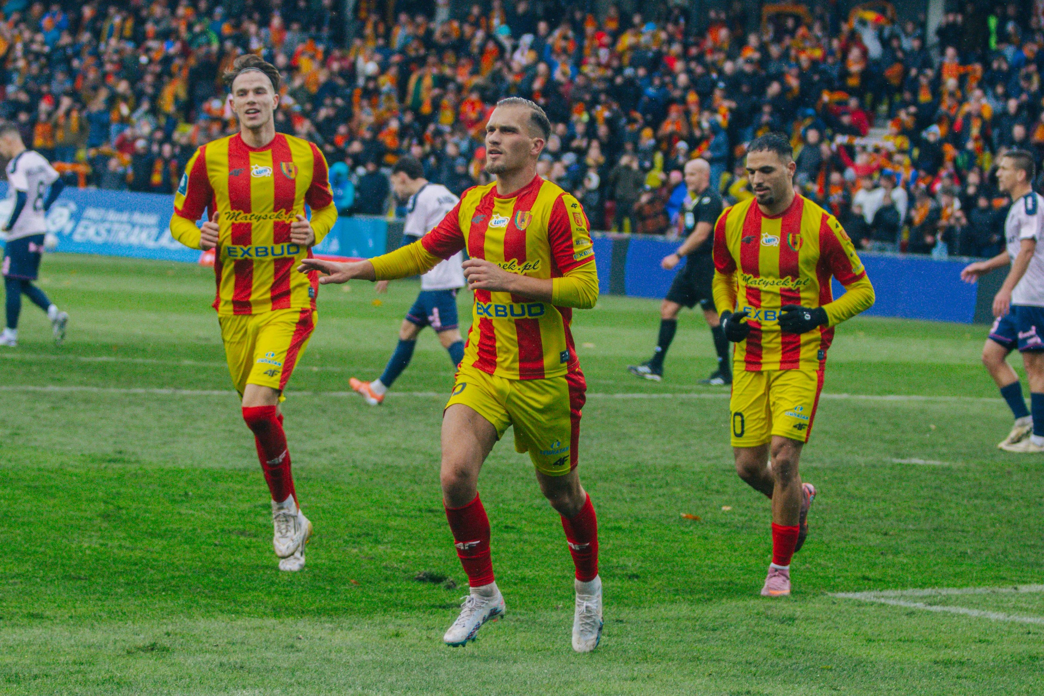 Czas na rewanż! Korona jedzie pozbawić Legię punktów w debiucie Papszuna