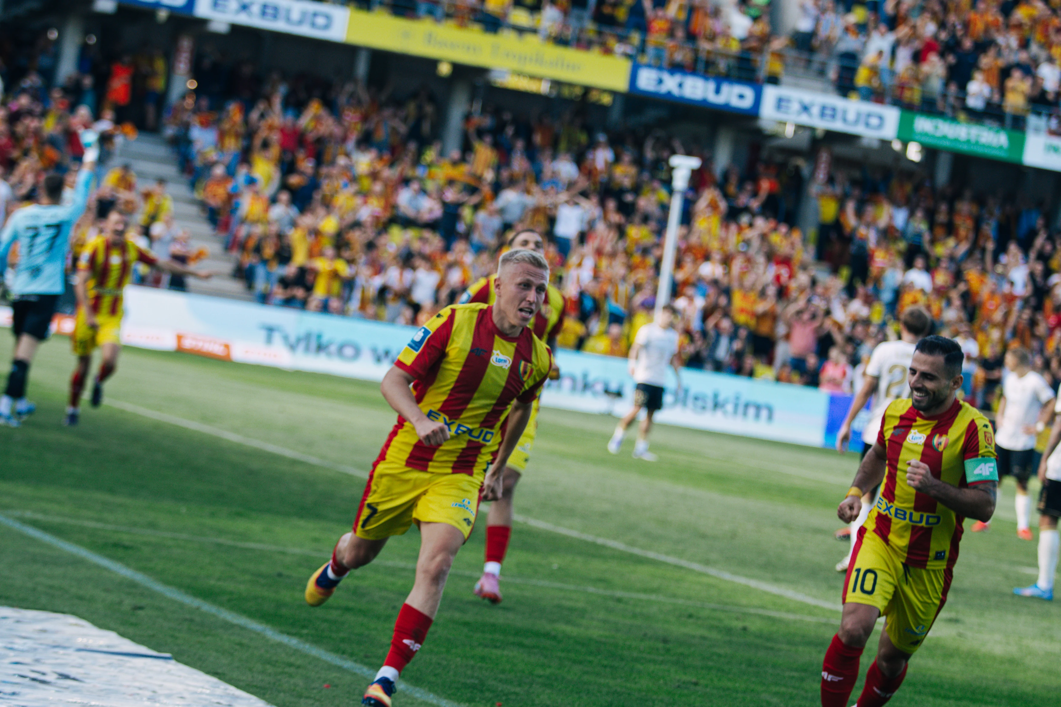 Korono, żyj! Czas przerwać ten sen